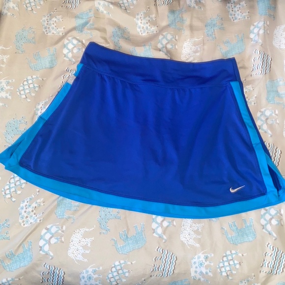 Nike skirt - Picture 1 of 7
